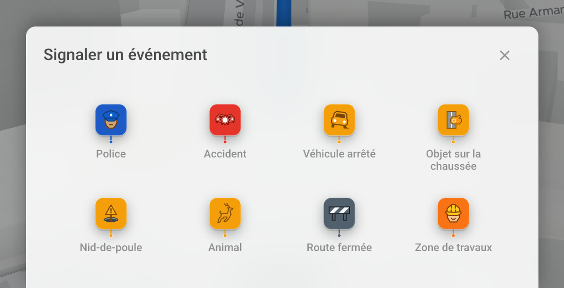 La fenêtre de signalement ouverte sur un écran Tesla, avec huit types signalables en un geste : Police, Accident, Véhicule arrêté, Objet sur la chaussée, Nid-de-poule, Animal, Route fermée et Zone de travaux.